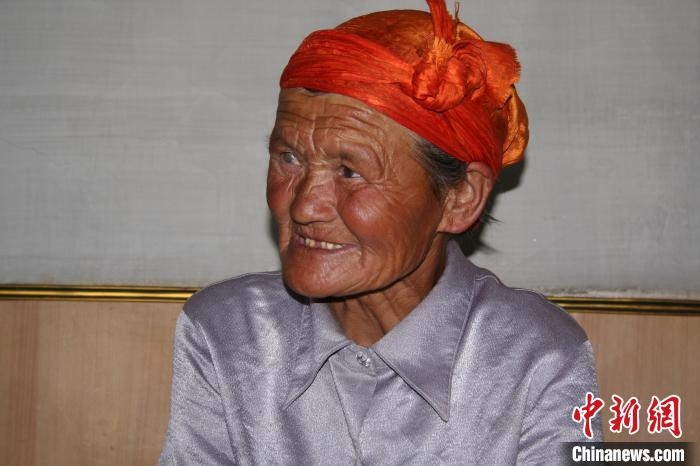 薩仁托婭拍攝的“草原母親”?！∷_仁托婭供圖