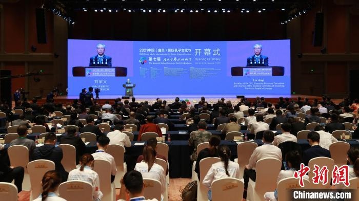 中共山東省委書記劉家義致辭?！×籂?攝