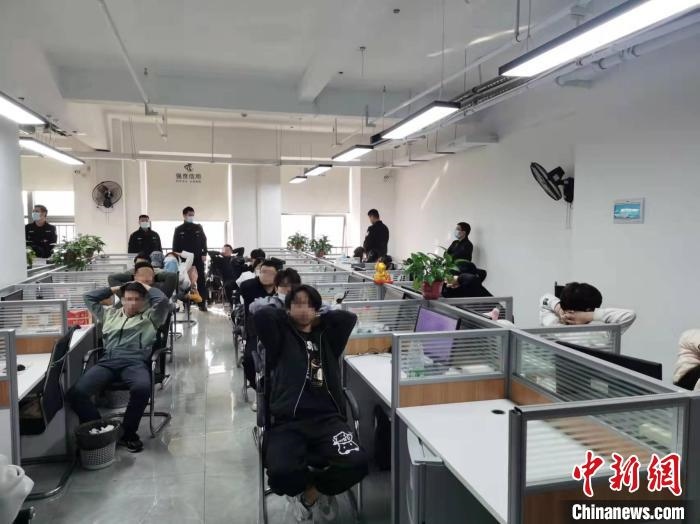 抓捕現(xiàn)場?！￠L沙市公安局供圖