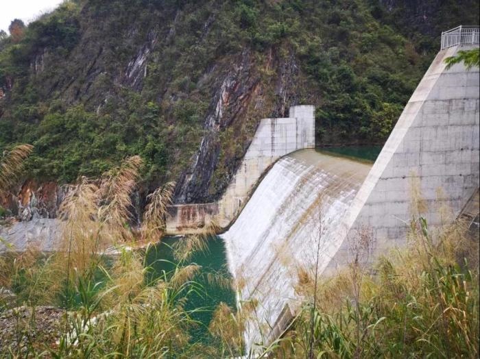 2021年12月7日，督察組現(xiàn)場督察發(fā)現(xiàn)，未取得相關(guān)手續(xù)的上立亭電站主體工程已完成建設(shè)