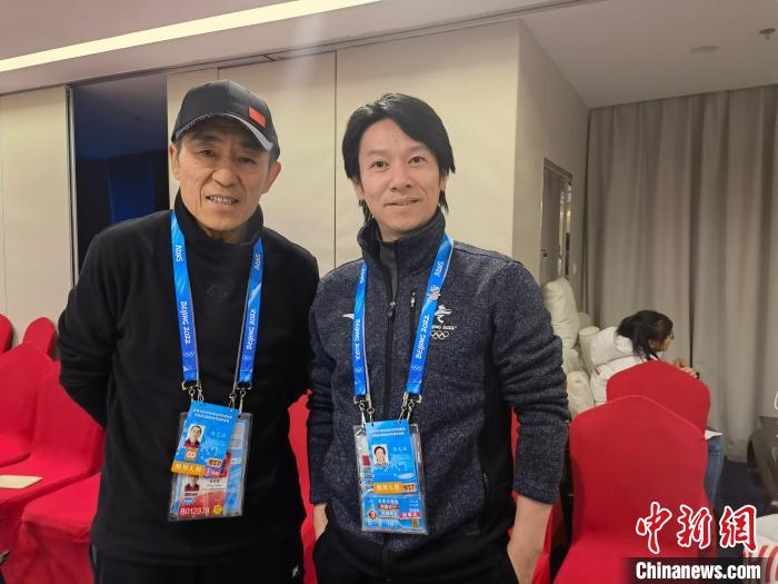 張文海與張藝謀的合影?！埼暮?供圖