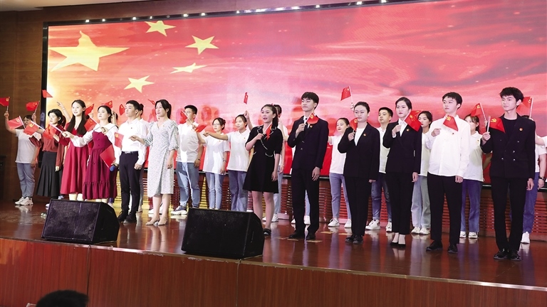 《“春天的約定——牢記囑托 感恩奮進(jìn)”之“總書(shū)記，我們向您匯報(bào)”》內(nèi)蒙古大學(xué)： 奮力書(shū)寫(xiě)興學(xué)強(qiáng)區(qū)新答卷