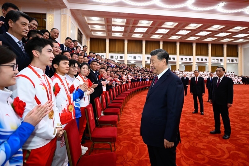 2022年4月8日，習(xí)近平總書記會見北京冬奧會、冬殘奧會突出貢獻(xiàn)集體代表、突出貢獻(xiàn)個人和中國體育代表團(tuán)成員。