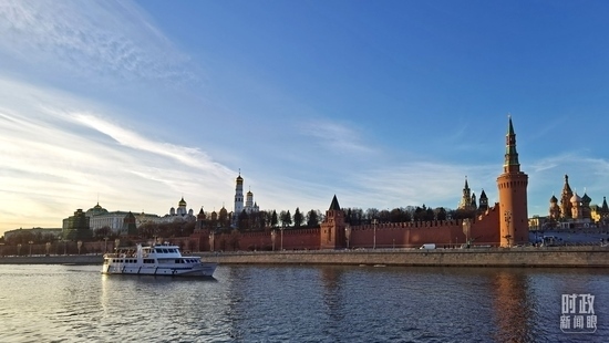 △坐落在莫斯科河畔的克里姆林宮。（總臺央視記者郭鴻拍攝）