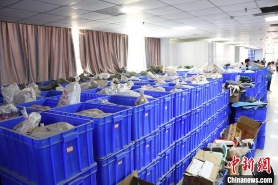 圖為待清理的骨骼標(biāo)本。王宇 攝