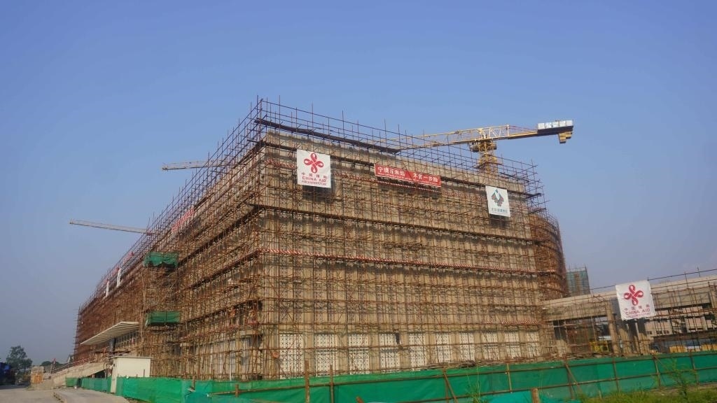 這是2023年5月23日在剛果（金）首都金沙薩拍攝的由中國(guó)援建的中部非洲文化藝術(shù)中心項(xiàng)目施工現(xiàn)場(chǎng)。