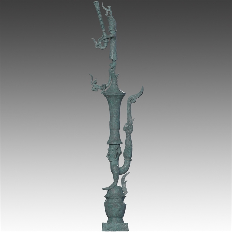 銅罍座倒立鳥足頂尊神像。四川省文物考古研究院供圖