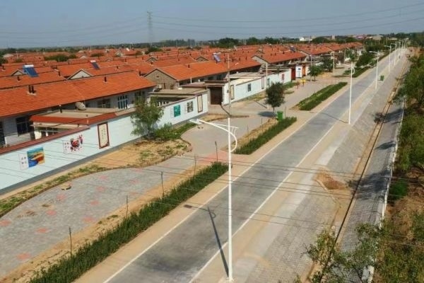 后仙莊村整治后道路整潔，住房整齊劃一