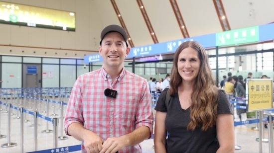 6月13日，來自美國的德拉古（Dragoo）夫婦將首次乘坐中老鐵路國際旅客列車從中國出境。李揚(yáng) 攝