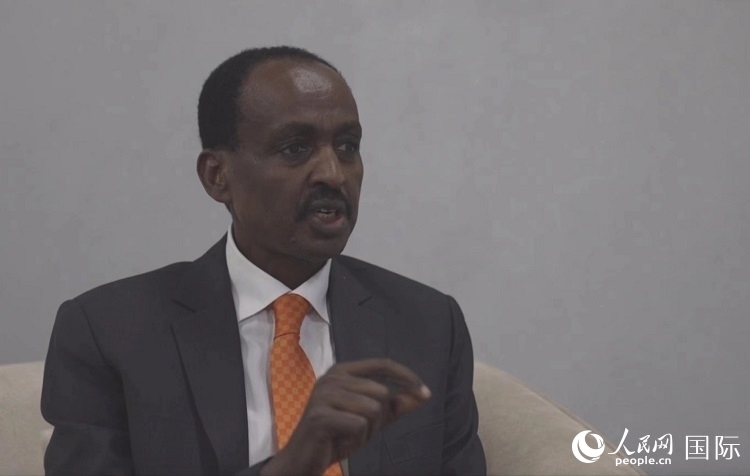 特肖梅·托加接受人民網(wǎng)專(zhuān)訪。人民網(wǎng)記者 劉寧攝