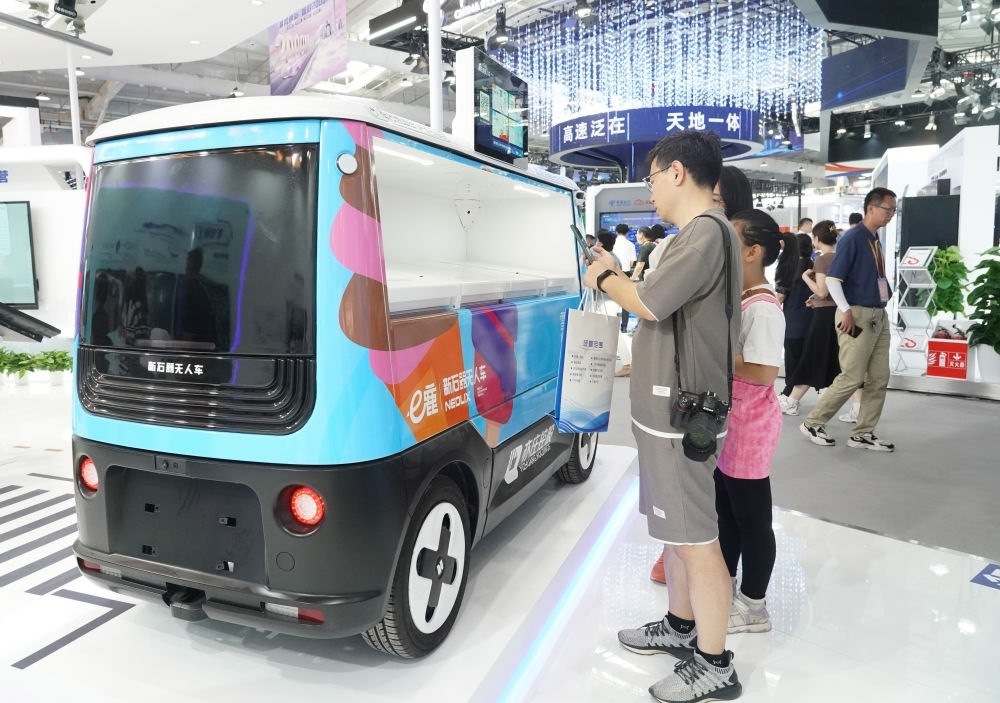 這是9月3日在首鋼園拍攝的一款無人車。新華社記者 任超 攝