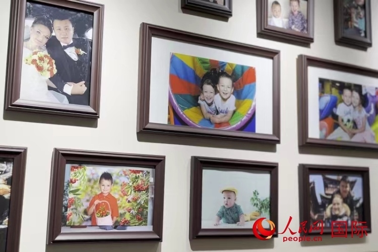 照片墻記錄每個幸福的瞬間。 人民網(wǎng) 皇甫萬里攝
