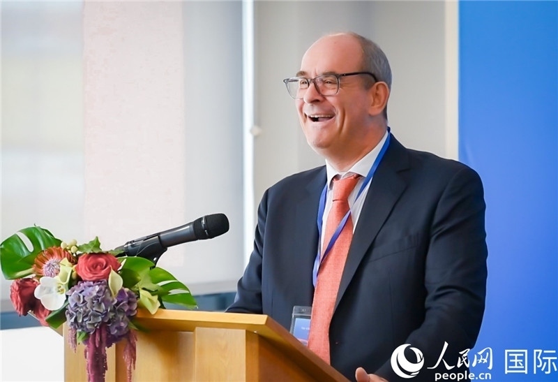 圖為倫敦?戶港代表致辭。人民網(wǎng) 郭錦標攝