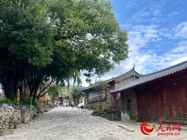 玉湖村村景。人民網(wǎng) 周靜圓攝