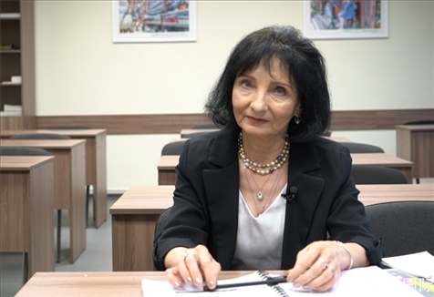 阿拉在白大孔院接受記者采訪。人民網(wǎng)記者 皇甫萬(wàn)里攝