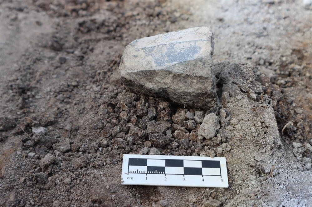 石葉石核出土場景。國家文物局供圖