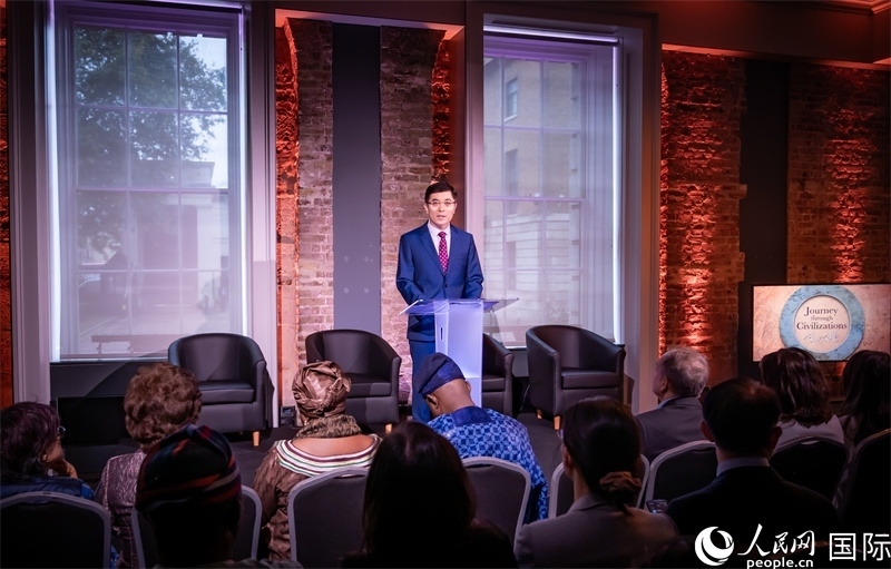 中國駐英國使館臨時代辦楊曉光致辭。人民網(wǎng) 郭錦標(biāo)攝