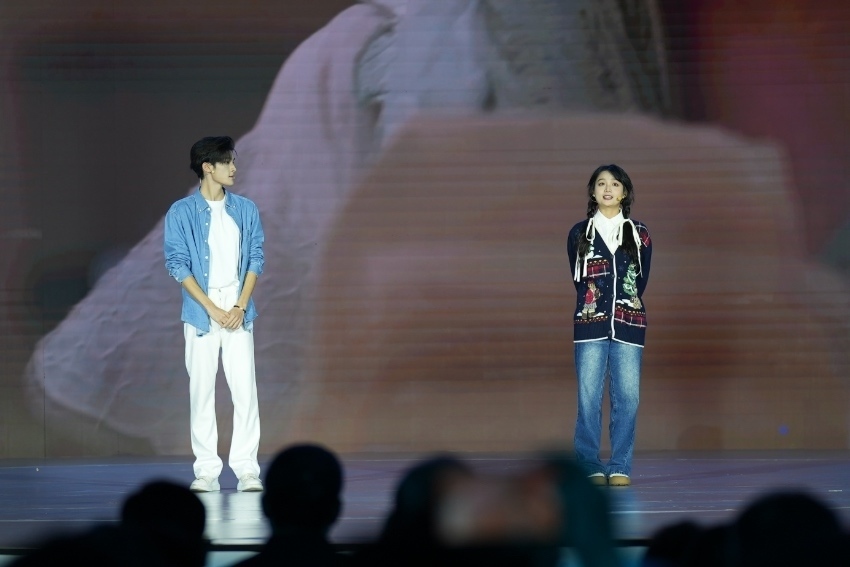 煎餅果仔（演員張家?。⑾奶烀妹茫ㄑ輪T楊茜云）