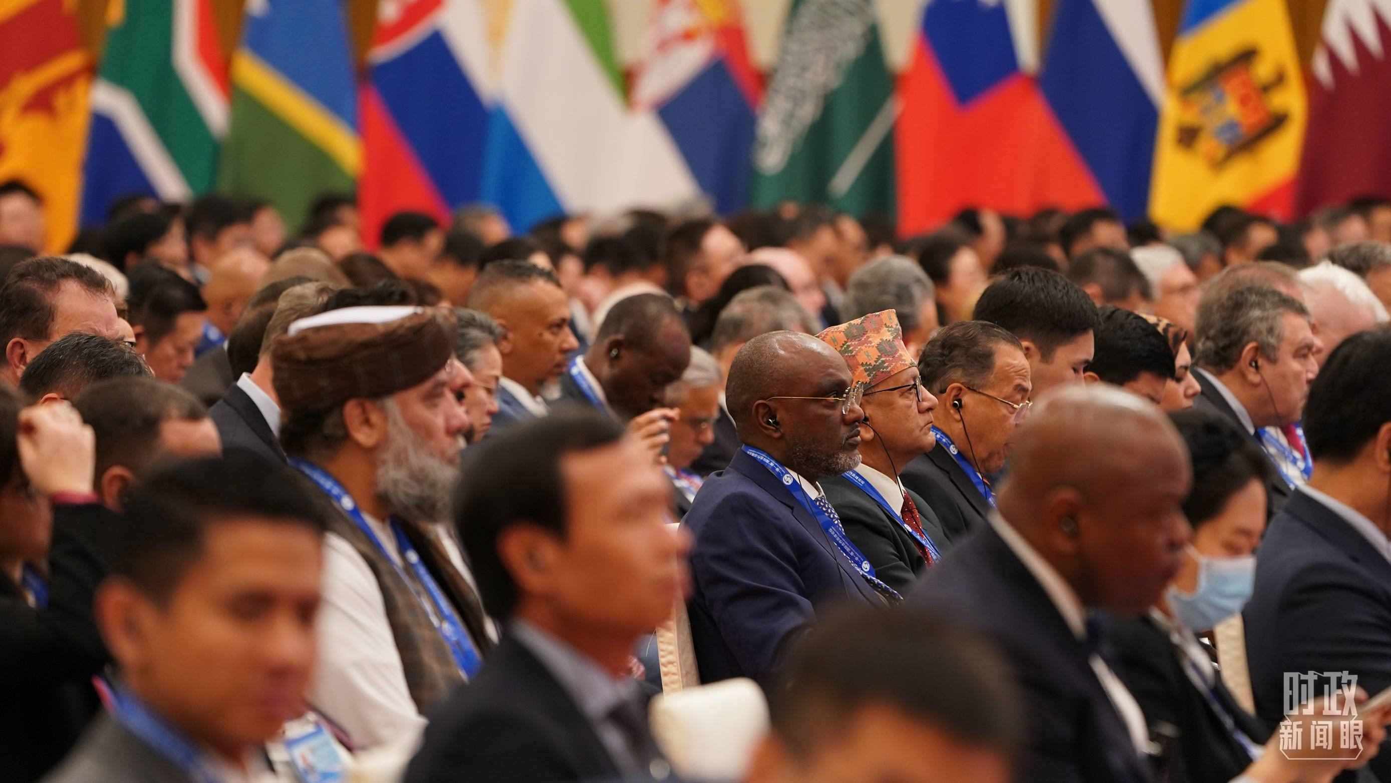△開幕式現(xiàn)場的與會嘉賓。（總臺國廣記者李晉拍攝）