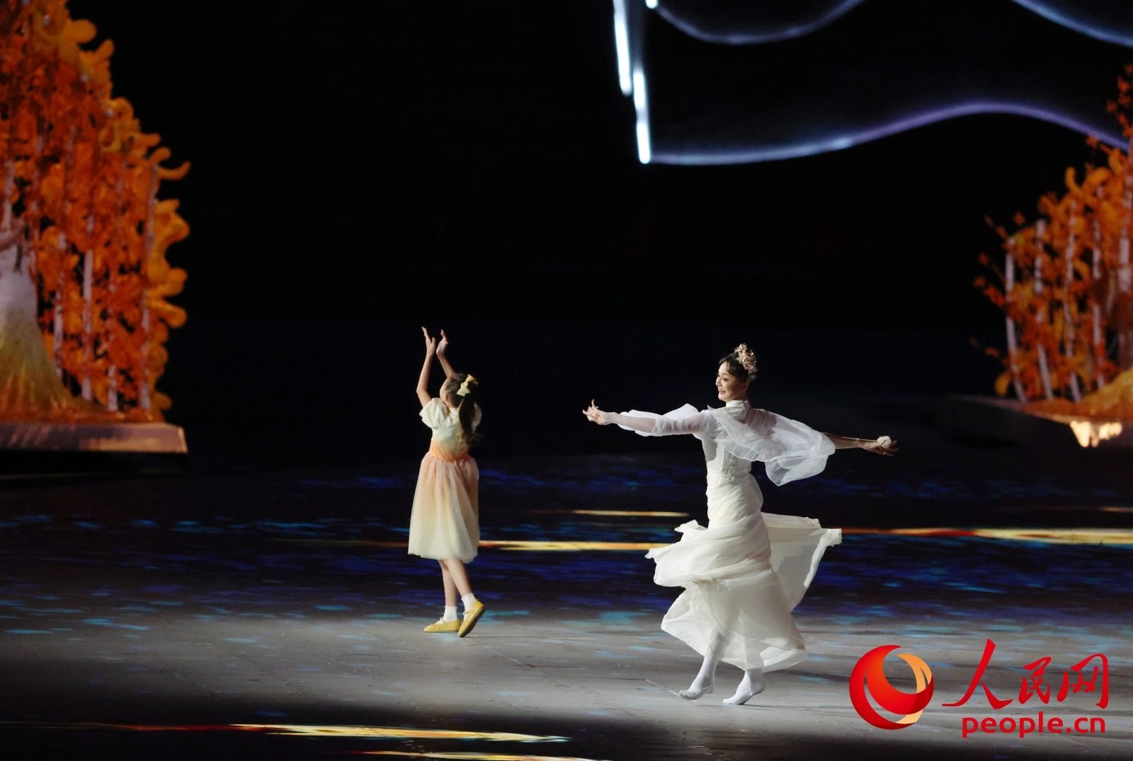 開幕式現(xiàn)場(chǎng)。人民網(wǎng) 周靜圓攝