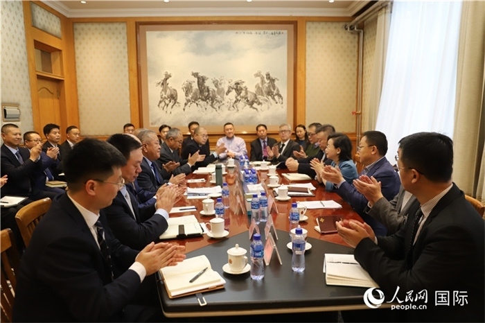 3.2023年10月30日，中國駐蒙使館座談會現(xiàn)場。人民網(wǎng)記者 霍文攝