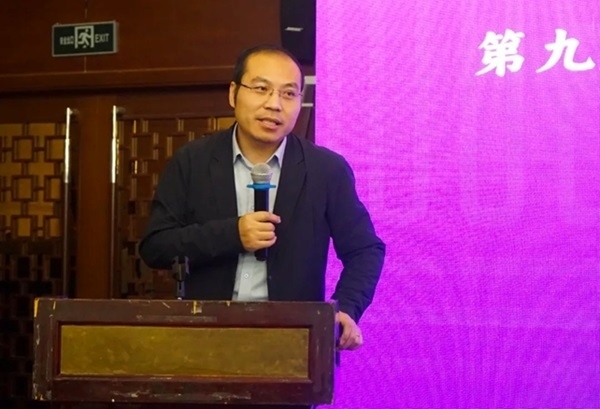 清華大學(xué)社會(huì)科學(xué)學(xué)院副院長(zhǎng)、政治學(xué)系長(zhǎng)聘教授孟天廣在研討會(huì)上總結(jié)發(fā)言。主辦方供圖