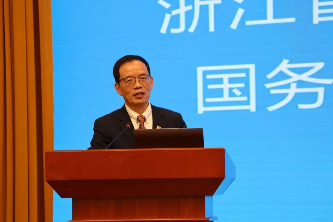 浙江省區(qū)域國(guó)別與國(guó)際傳播研究智庫(kù)聯(lián)盟首席專(zhuān)家、浙江師范大學(xué)非洲區(qū)域國(guó)別學(xué)學(xué)部學(xué)術(shù)委員會(huì)常務(wù)副主任劉鴻武致辭。主辦方供圖