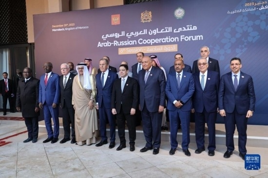 12月20日，與會代表在摩洛哥南部城市馬拉喀什舉行的第六屆阿拉伯-俄羅斯合作論壇上合影。新華社記者霍晶攝