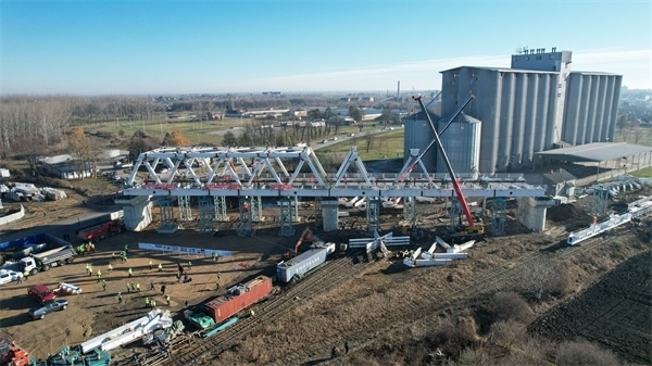 維爾巴斯特大橋鳥瞰。 匈塞鐵路中方聯(lián)營體供圖