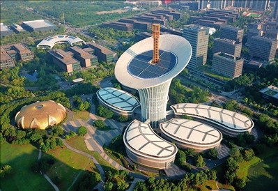 位于武漢光谷未來科技城的武漢新能源研究院大樓（2022年7月9日攝）。程敏攝/本刊