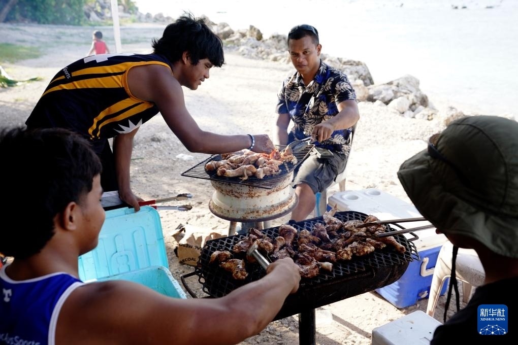 1月20日，當?shù)厝嗽阼敽＿厽?。新華社記者 王申 攝