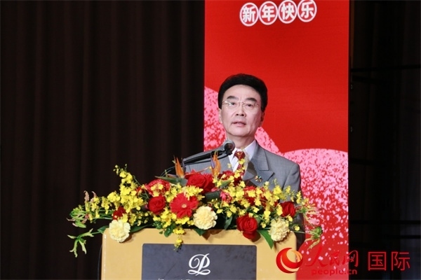 在日中國企業(yè)協(xié)會(huì)會(huì)長王家馴致辭。人民網(wǎng) 許可攝
