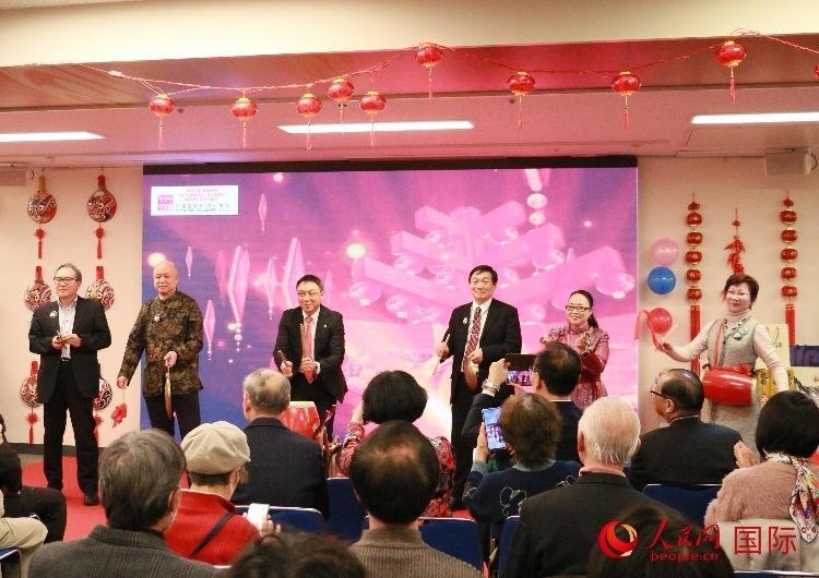 打擊樂合奏《春節(jié)序曲》。人民網(wǎng) 許可攝