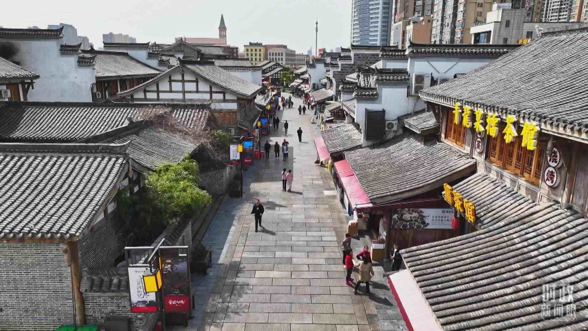 △常德河街。（總臺記者姚鵬、溫盛強(qiáng)拍攝）