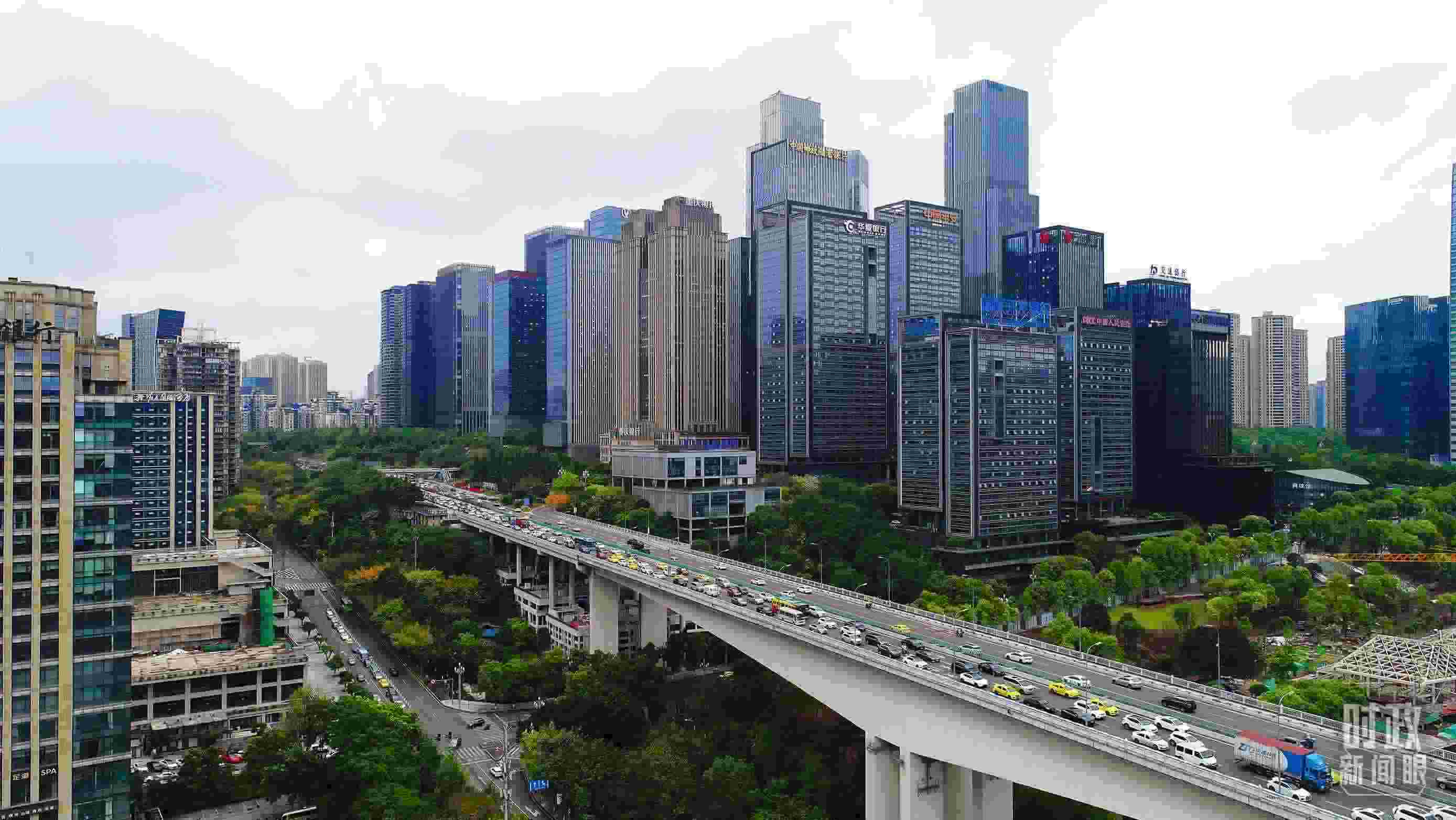 △重慶市數(shù)字化城市運(yùn)行和治理中心。（總臺記者于濱拍攝）