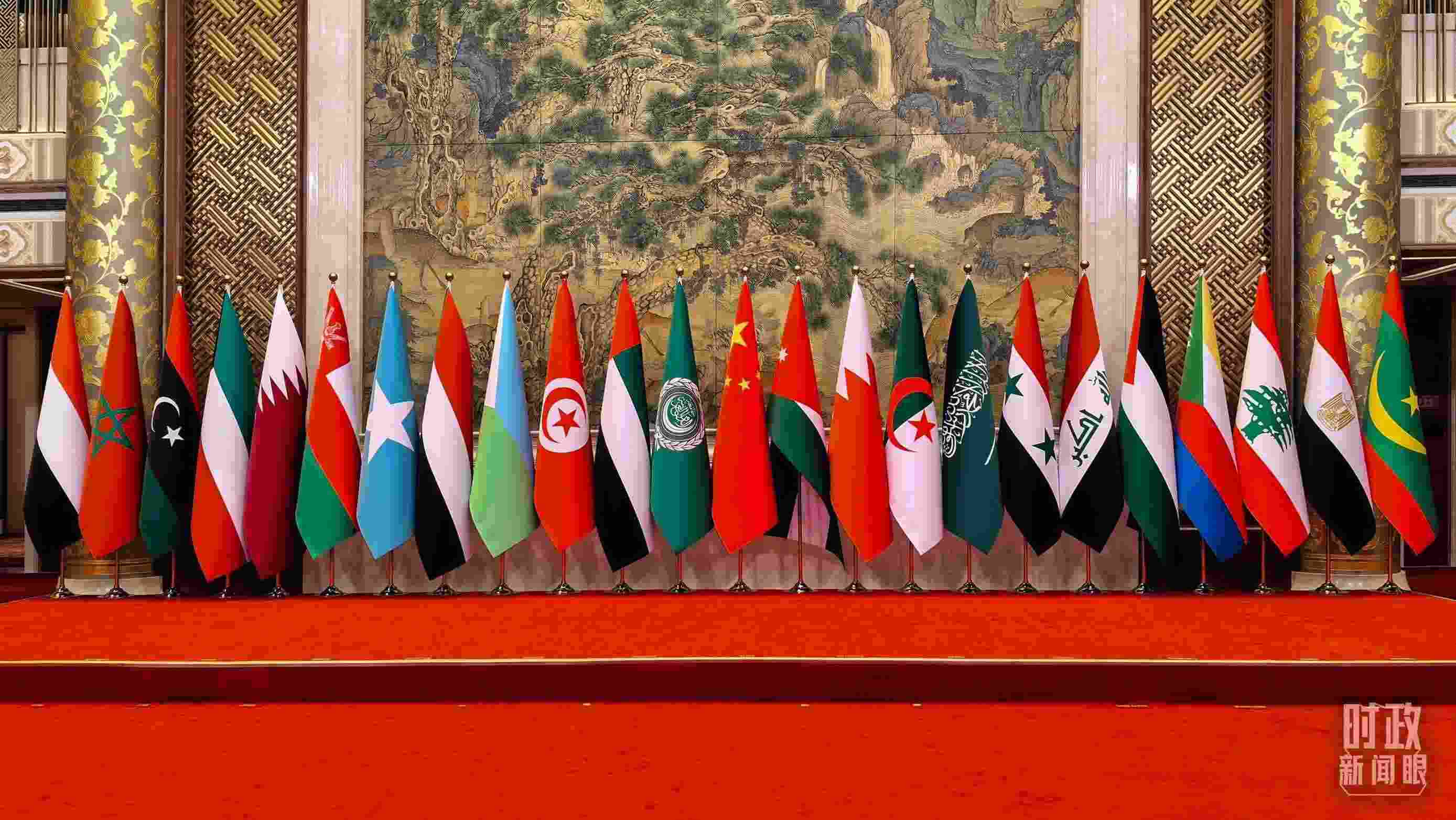 △會(huì)議現(xiàn)場(chǎng)的集體合影區(qū)。（總臺(tái)央廣記者潘毅拍攝）