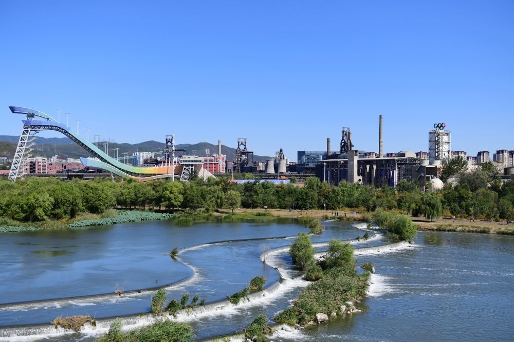 在北京首鋼園附近拍攝的永定河（2022年10月4日攝）。新華社記者 張晨霖 攝