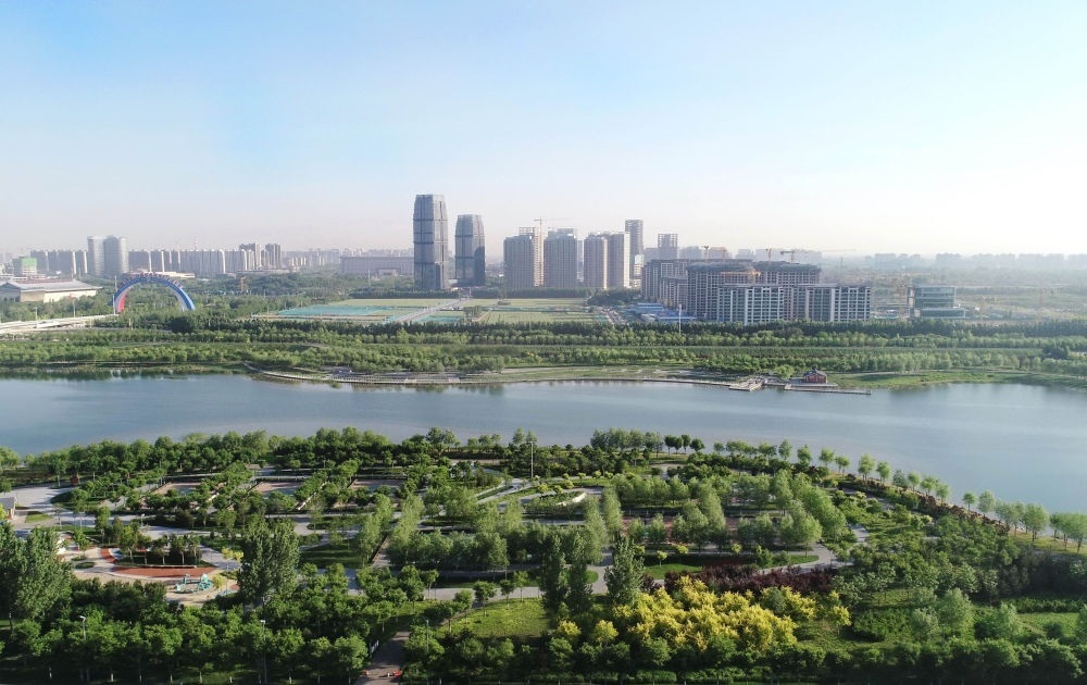 石家莊市滹沱河景色（2022年5月16日攝，無(wú)人機(jī)照片）。新華社記者 楊世堯 攝