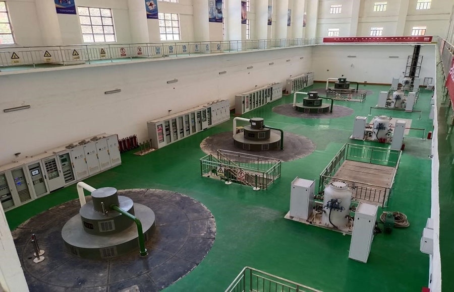  剛果（金）布桑加水電站四臺發(fā)電機(jī)組。中鐵資源集團(tuán)供圖