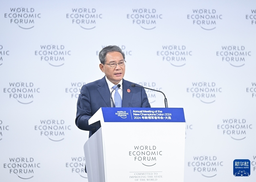 6月25日，國務(wù)院總理李強(qiáng)在大連出席2024年夏季達(dá)沃斯論壇開幕式并致辭。新華社記者 李響 攝