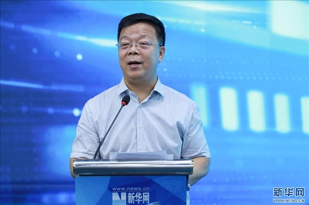 新華網(wǎng)黨委常委、董事、副總裁劉加文致辭