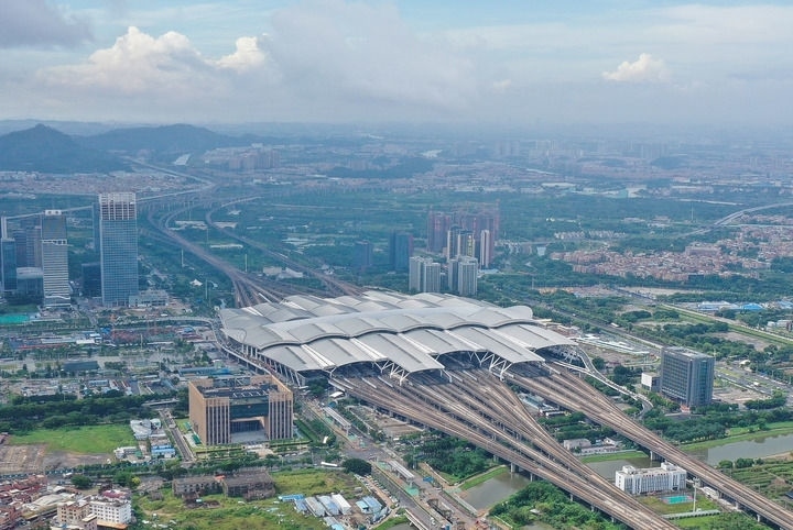 這是2024年6月23日拍攝的廣州南站（無人機(jī)照片）。新華社記者 劉大偉 攝