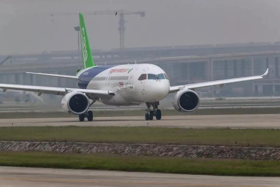 從一扇“門”、一座“城”、兩張“網(wǎng)”，看浦東新區(qū)改革常新