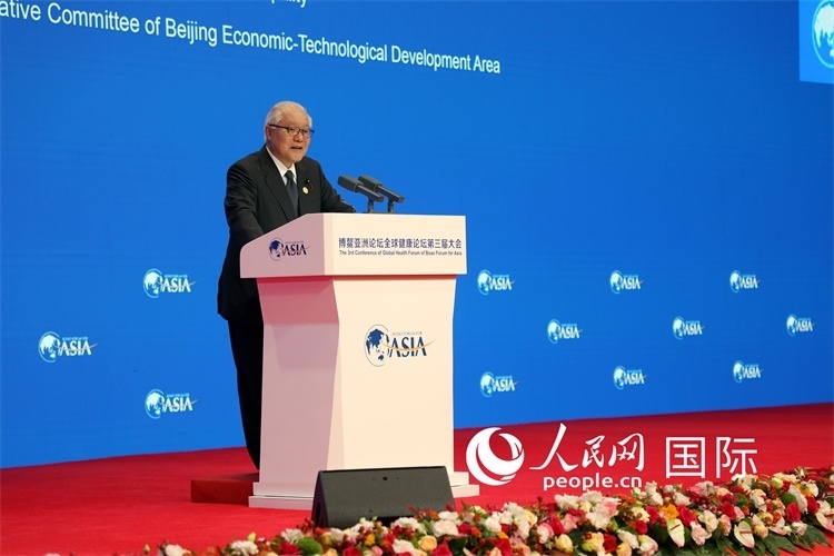 日本厚生勞動大臣武見敬三在開幕式上致辭。人民網(wǎng)記者趙益普攝