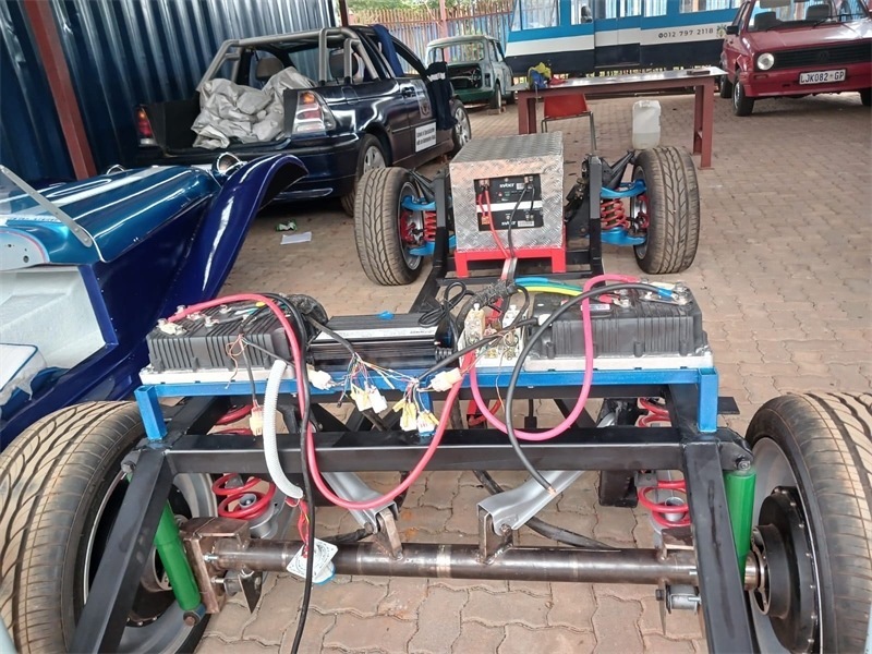 “老爺車”的跟上電動(dòng)潮流。索尚古夫技術(shù)高中供圖