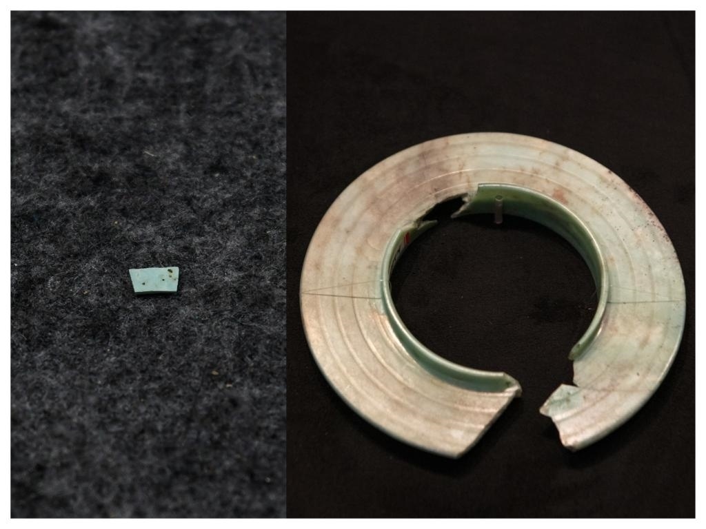 拼版照片：左圖為2024年7月10日拍攝的三星堆遺址出土的綠松石片（新華社記者王曦 攝），右圖為2024年7月21日在三星堆博物館文物保護(hù)與修復(fù)館拍攝的有領(lǐng)玉璧（新華社記者唐文豪 攝）。