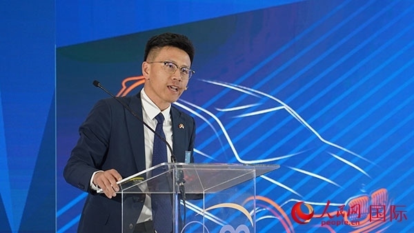 延鋒彼歐南非公司總經(jīng)理張鑫致辭。人民網(wǎng) 張茜攝