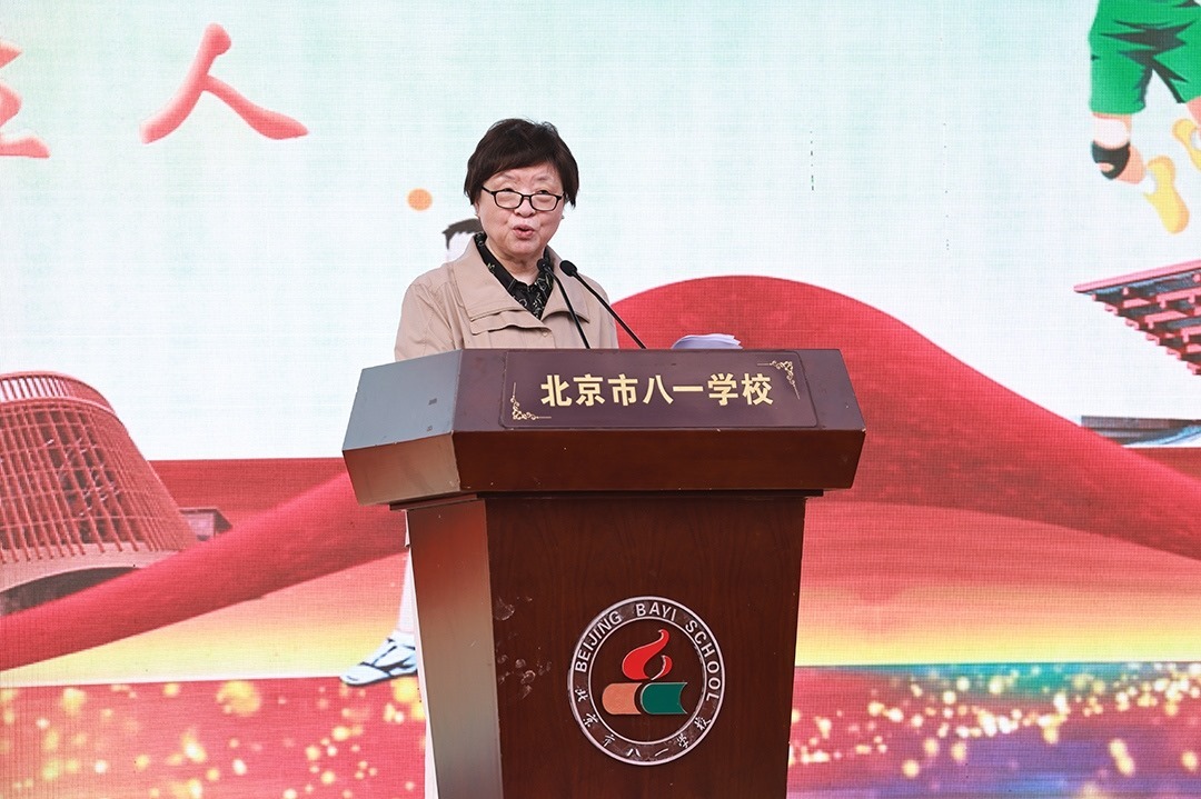 蘇東林院士講授開學(xué)第一課。校方供圖