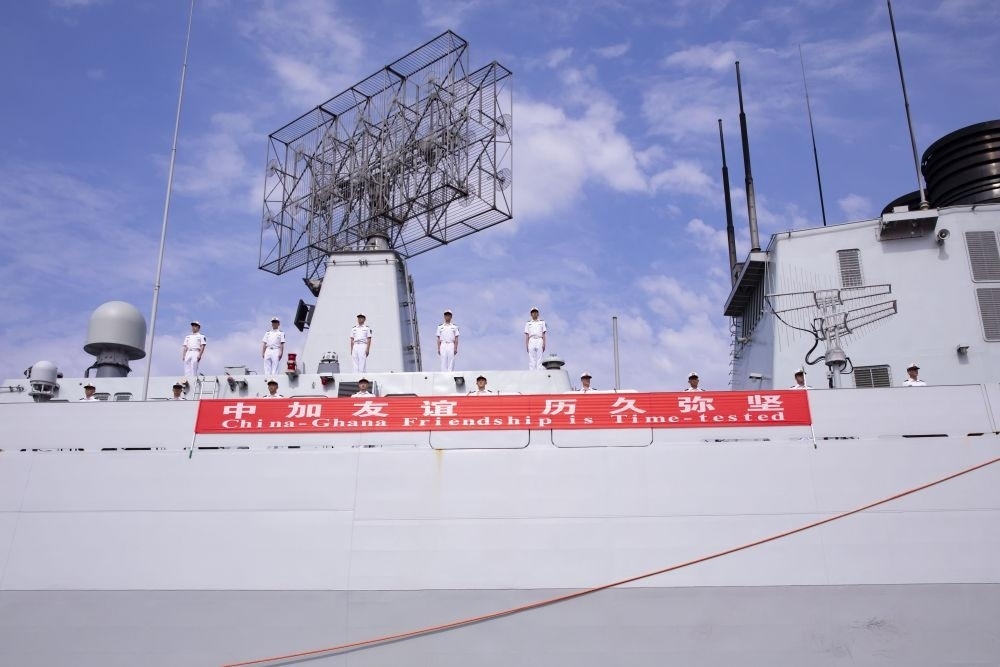 2023年6月27日，中國海軍第43批護(hù)航編隊(duì)抵達(dá)加納特馬港碼頭，開始對加納進(jìn)行為期4天的友好訪問。