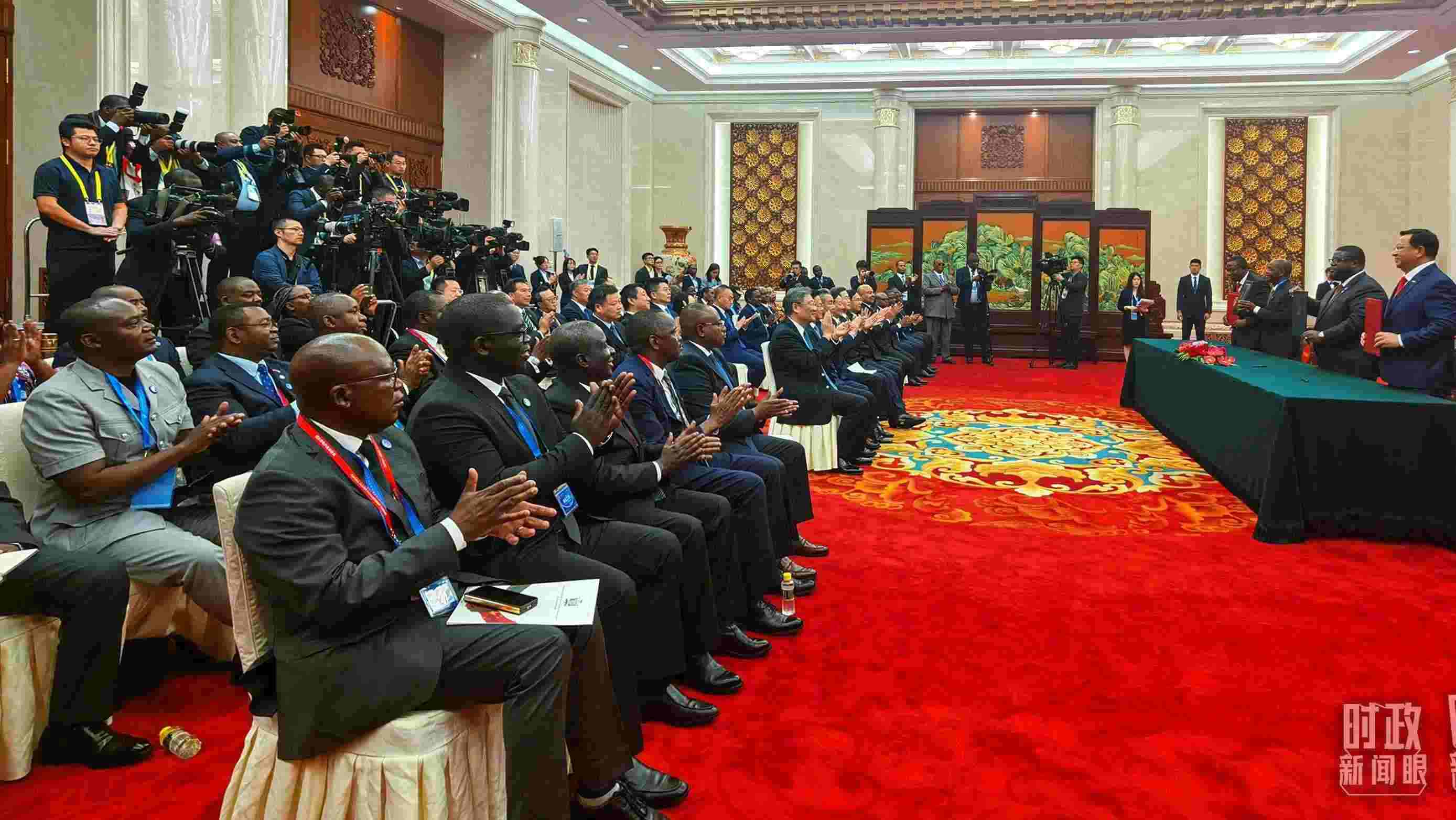 《坦贊鐵路激活項(xiàng)目諒解備忘錄》簽署現(xiàn)場(chǎng)。（總臺(tái)央視記者曹亞星拍攝）